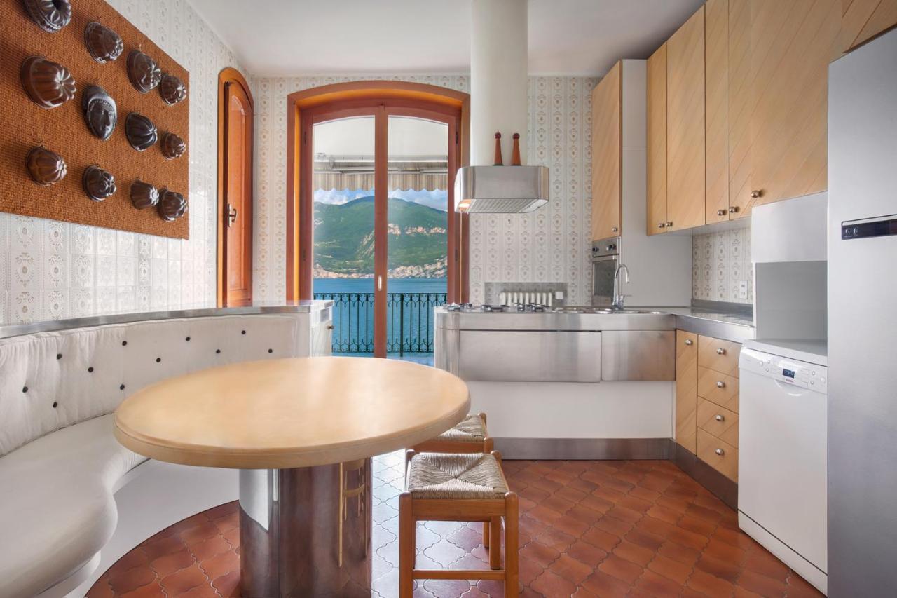 Villa Francesca-Grande appartamento in riva al lago Brenzone sul Garda Esterno foto